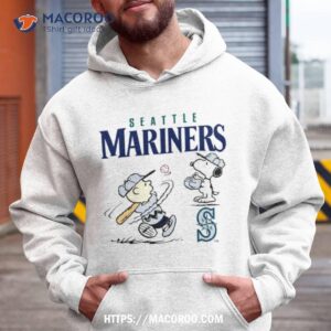 Peanuts Charlie Brown And Snoopy Playing Baseball Seattle Mariners Shirt