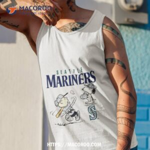 Peanuts Charlie Brown And Snoopy Playing Baseball Seattle Mariners Shirt 3 peanuts charlie brown and snoopy playing baseball seattle mariners shirt tank top 1