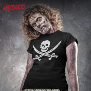 Pirate Sword Skull Bones Halloween Tea Shirt