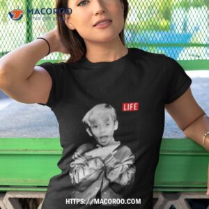 ryan gosling wearing macaulay culkin kids shirt tshirt 1