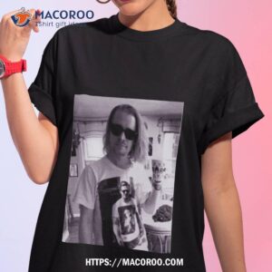 ryan gosling wearing macaulay culkin meme shirt tshirt 1