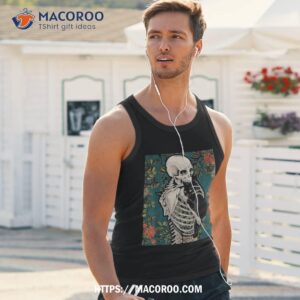 skeleton holding a cat shirt lazy halloween costume skull tank top