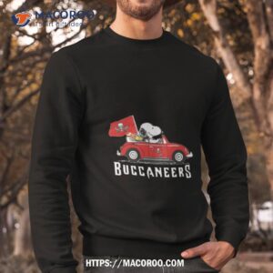 snoopy and woodstock driver car tampa bay buccaneers nfl 2023 shirt sweatshirt