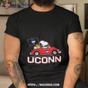 Snoopy And Woodstock Driver Car Uconn Huskies Shirt