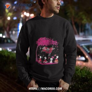 tampa bay buccaneers peanut characters in october we wear pink 2023 shirt sweatshirt