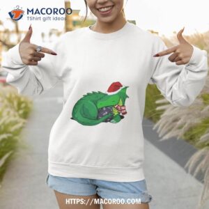 d20 green dragon holiday shirt sweatshirt 1