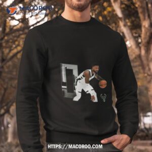 Milwaukee Bucks Stadium Essentials Damian Lillard Player Skyline T Shirt 2 milwaukee bucks stadium essentials damian lillard player skyline t shirt sweatshirt