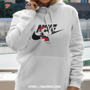 nike christmas snoopy shirt hoodie 2