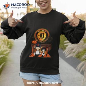 Peanut Snoopy And Charlie Brown Detroit Tigers Sitting Under Moon Halloween 2023 Shirt 3 peanut snoopy and charlie brown detroit tigers sitting under moon halloween 2023 shirt sweatshirt 1