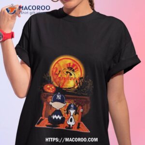 Peanut Snoopy And Charlie Brown New York Yankees Sitting Under Moon Halloween 2023 Shirt