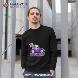peanuts snoopy and woodstock washington huskies on car 2023 t shirt sweatshirt 1