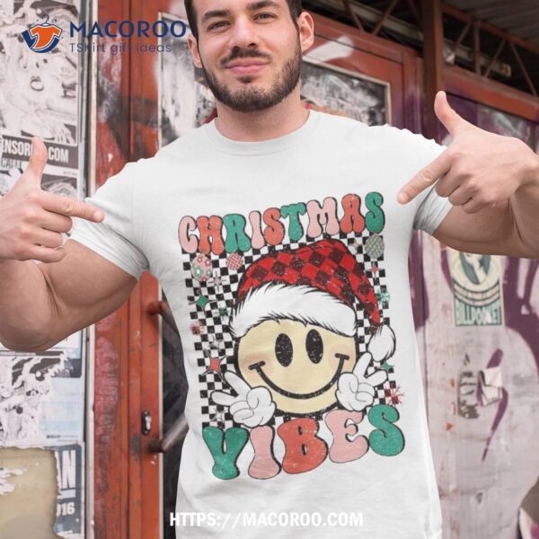 Retro Groovy Merry Christmas Vibes Trendy Santa Claus Xmas Shirt