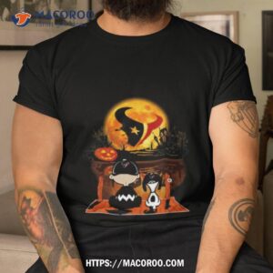 Snoopy And Charlie Brown Houston Texans Sitting Under Moon Halloween 2023 T Shirt