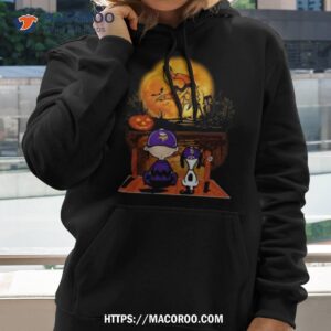 Snoopy And Charlie Brown Minnesota Vikings Sitting Under Moon Halloween 2023 T Shirt