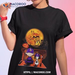 Snoopy And Charlie Brown Minnesota Vikings Sitting Under Moon Halloween 2023 T Shirt