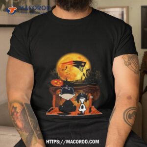 Snoopy And Charlie Brown New England Patriots Sitting Under Moon Halloween 2023 T Shirt