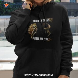 Trick Or Treat Smell My Feet Skeleton Evil T Shirt