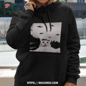 Cat Taking A Selfie Ufos Funny Shirt