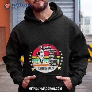 Never Underestimate A Woman Who Is A Fan Of Pirates Of The Caribbean And Love Johnny Depp Vintage Sweatshirt