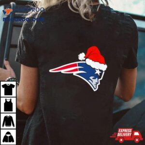 New England Patriots Logo Santa Hat Christmas Tshirt