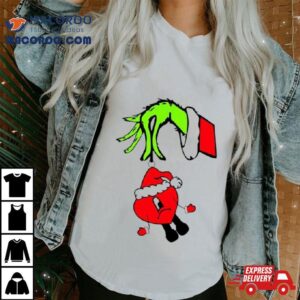 Grinch Hand Holding Bad Bunny Xmas Tshirt