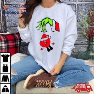 Grinch Hand Holding Bad Bunny Xmas Tshirt