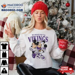 Mickey Mouse And Minnie Mouse Minnesota Vikings Tshirt