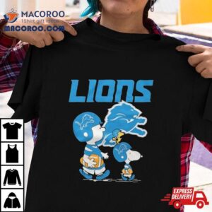 Snoopy And Charlie Brown Detroit Lions Peanu Tshirt