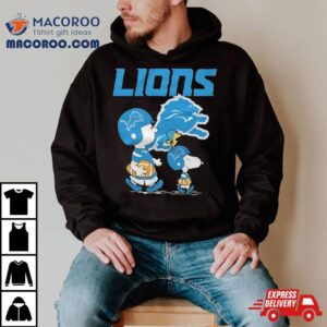 Snoopy And Charlie Brown Detroit Lions Peanu Tshirt