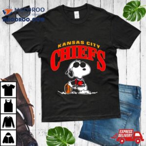 Vintage Snoopy Football Kansas City Chiefs Nfl 2023 T Shirt
