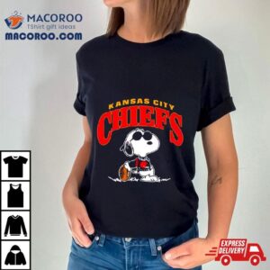 Vintage Snoopy Football Kansas City Chiefs Nfl Tshirt