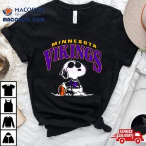 Vintage Snoopy Football Minnesota Vikings Nfl Tshirt