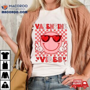 Groovy Valentine Vibes Valentines Day S For Girl Wo Tshirt