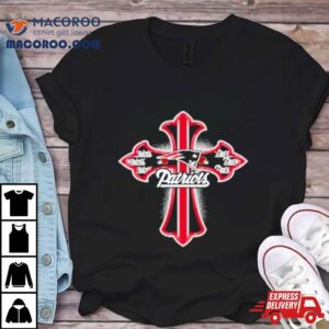 Nfl Red Crusader Cross New England Patriots Tshirt