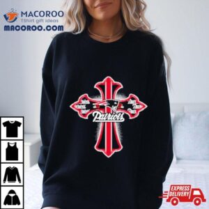 Nfl Red Crusader Cross New England Patriots Tshirt