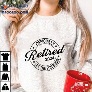 Officially Retired Funny Retiret Party Tshirt