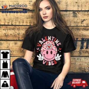 Retro Groovy Valentine Vibes Funny Valentines Day Shirt