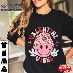 Retro Groovy Valentine Vibes Funny Valentines Day Tshirt