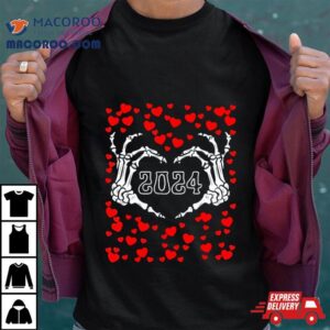 Skeleton Hand Heart Valentines Day Funny Heart Rsquo S Tshirt