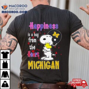 Snoopy And Woodstocks Happiness Is A Hug From The Heart Michigan Wolverines Shirt