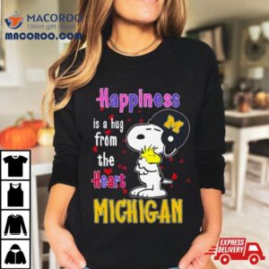 Snoopy And Woodstocks Happiness Is A Hug From The Heart Michigan Wolverines Tshirt