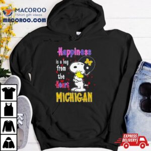 Snoopy And Woodstocks Happiness Is A Hug From The Heart Michigan Wolverines Tshirt