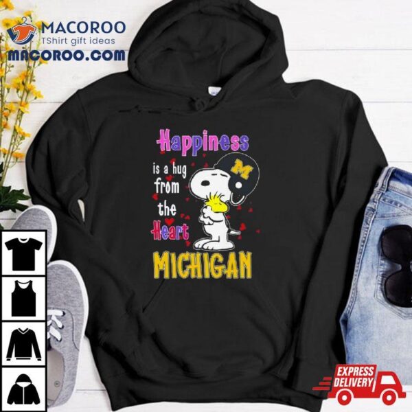 Snoopy And Woodstocks Happiness Is A Hug From The Heart Michigan Wolverines Shirt