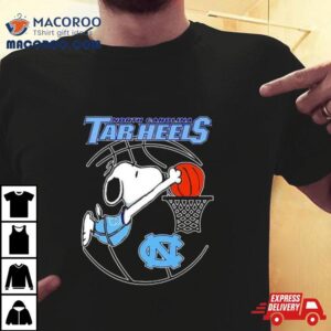 North Carolina Tar Heels Basketball Snoopy Dunk Logo Shirt