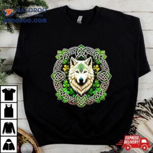 Wolf In Shamrock Circle St Patricks Day Tshirt