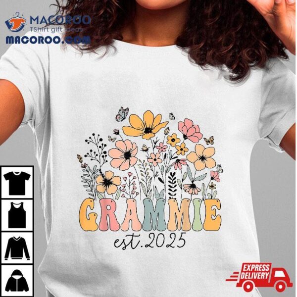 Grammie Est. 2025 Flower Groovy Retro Hippie Wildflower Shirt