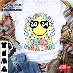 Peace Out Kindergarten Retro Smile Last Day Of School Tshirt