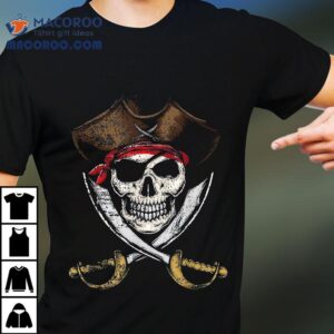 Pirate Skull Halloween Vintage Tshirt