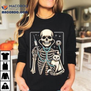 Skeleton Hug Cat Vet Tech Veterinarian Veterinary Halloween Tshirt