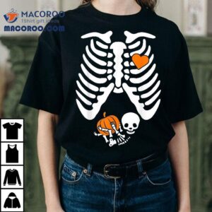 Skeleton S Pregnancy Announcet Mom Halloween Tshirt